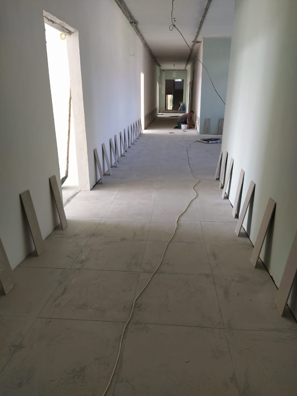 плитка в коридор на первом этаже